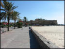 Hammamet strand met op de achtergrond de Bazar